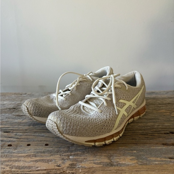 As is Women's Asics gel athletic running shoes color cream size 8.5‎ - Picture 2 of 8